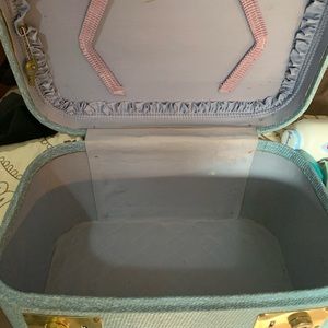 Vintage makeup train case